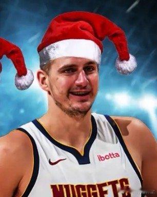 今年圣诞大战最有节目的一场比赛，节目效果拉满。华子的硬3进加时，戈贝尔两个前板强