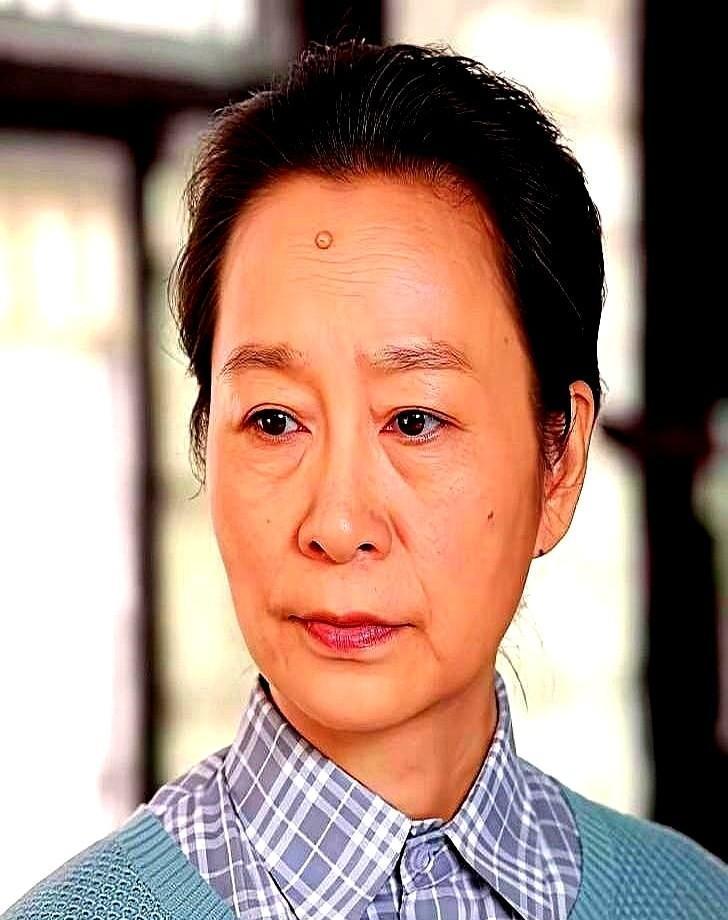 敢信吗？整整14年，全网都在传周野芒和奚美娟是“前夫前妻”，结果这竟是娱乐圈最