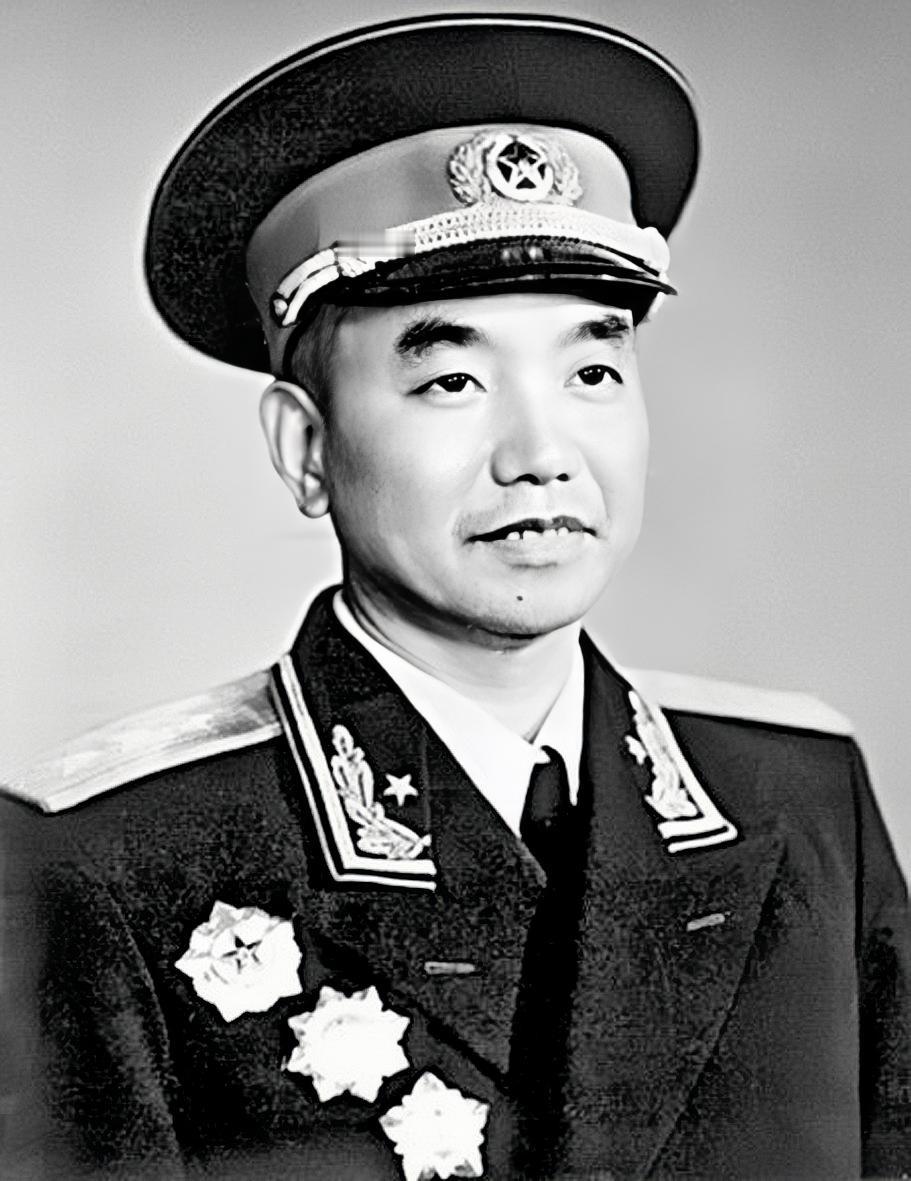 同样是八路军的副师长——徐向前是129师副师长，萧克是120师副师长，同样是华北