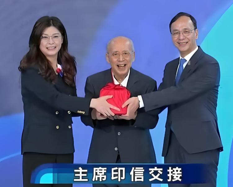 连战这辈子怕是做梦都想不到，自己拿真金白银捧出来的亲儿子，混了大半辈子，最后还得