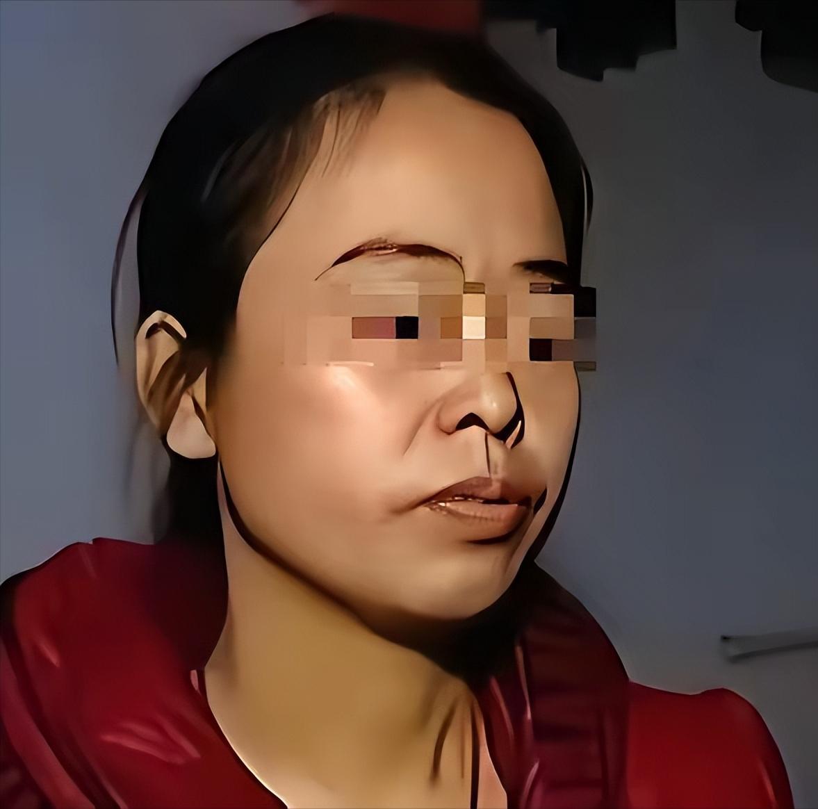 38岁女子嫌弃丈夫没本事，拿到婆婆20万拆迁款后，果断选择离婚。让她意外的是，前