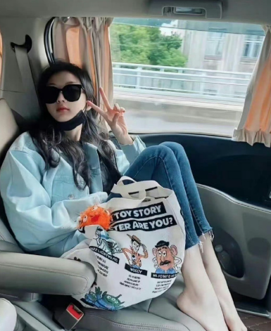 孙千，原来真有43码的高跟鞋啊！​​​