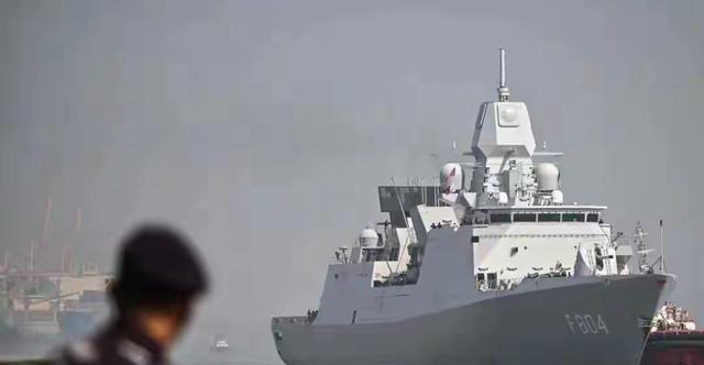 荷兰舰长做梦也想不到，当初的＂看一眼就走＂，竟是我们的＂计中计＂！事情得从20
