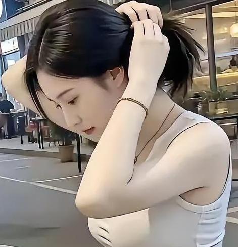 我闺蜜去年离婚了，原因说出来你可能不信——不是因为穷，而是因为她老公永远听不懂她