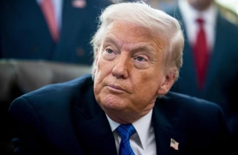 CNN于1月31日披露消息证实，特朗普总统在华盛顿高官晚宴期间表示，他可能会就降