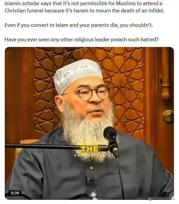 一位伊斯兰学者表示，穆斯林参加基督敎葬礼是不允许的，因为哀悼异教徙的死亡是哈拉姆