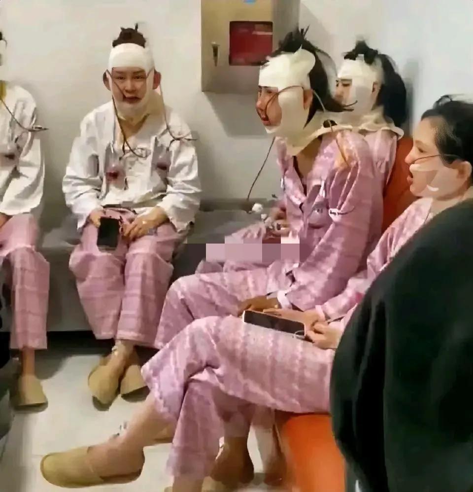 某地医美中心，都是爱美的小姐姐。彼此看着，她们又是怎么忍住不笑的？