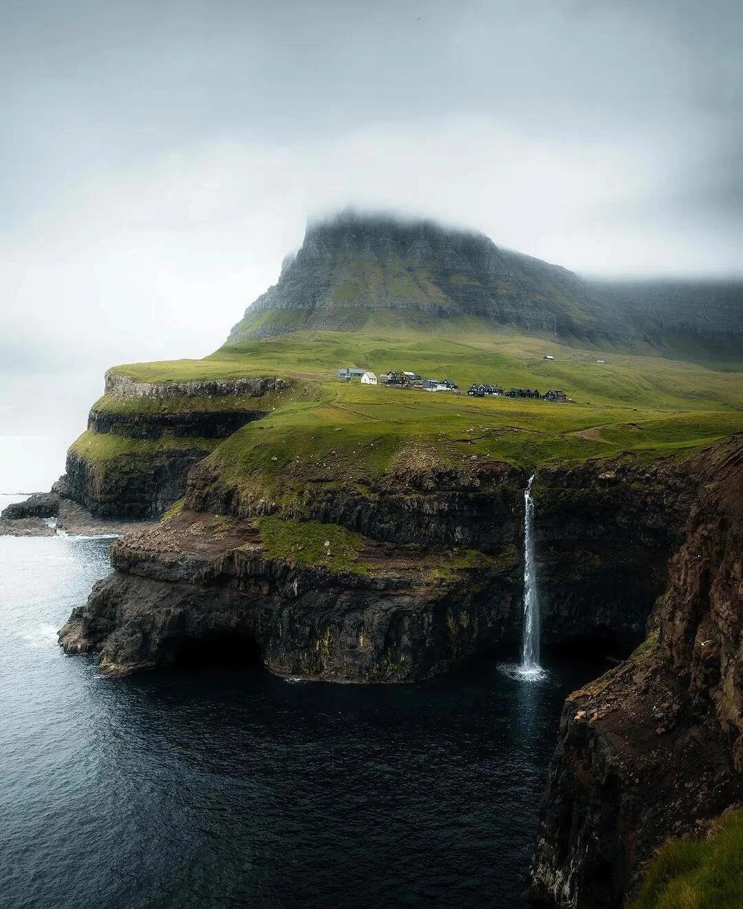 最近提到了一个词，叫十字军东征。其实我个人认为，这不是一个很好的词！十字军东征