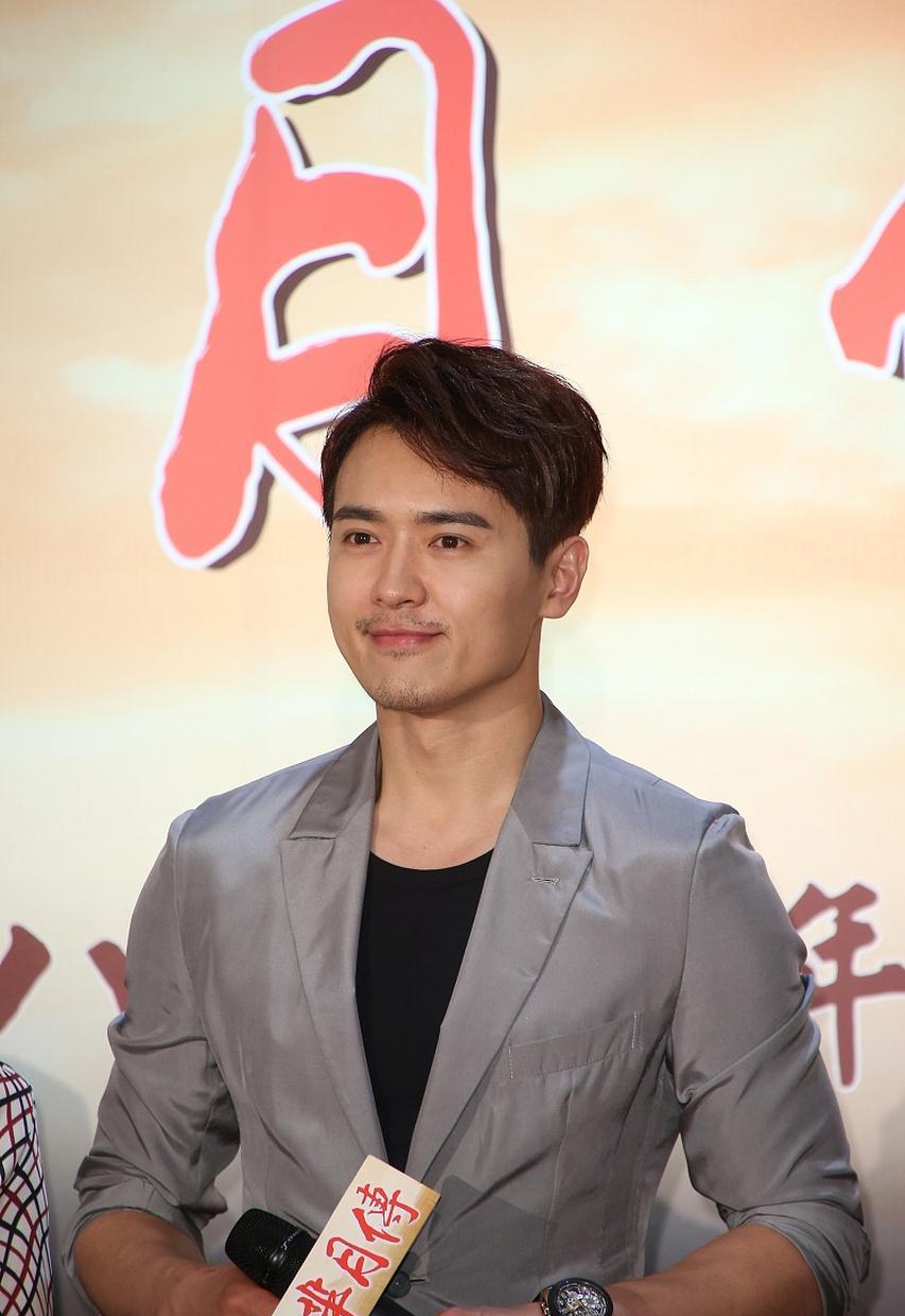 “高云翔怎么老成这样了？”悉尼华人话剧社后台，有人差点没认出他。去年11月