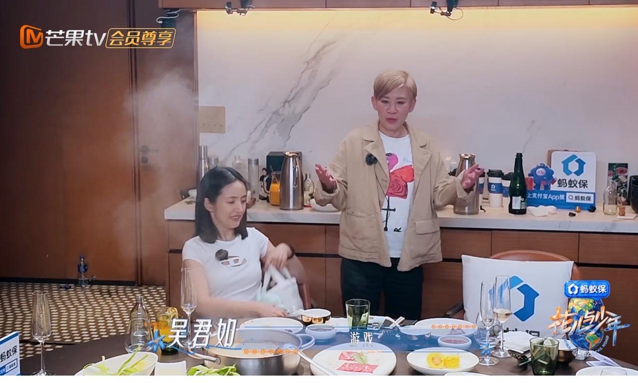 这一季《花少8》请吴君如真的请对了！第一次他们凑在一起吃饭的时候，明显所有人