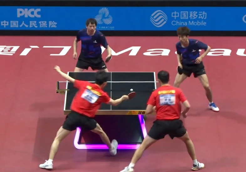 全运会乒乓球男子团体1/4决赛，上海vs河北：第一场，许昕/周恺3比1周雨/梁俨