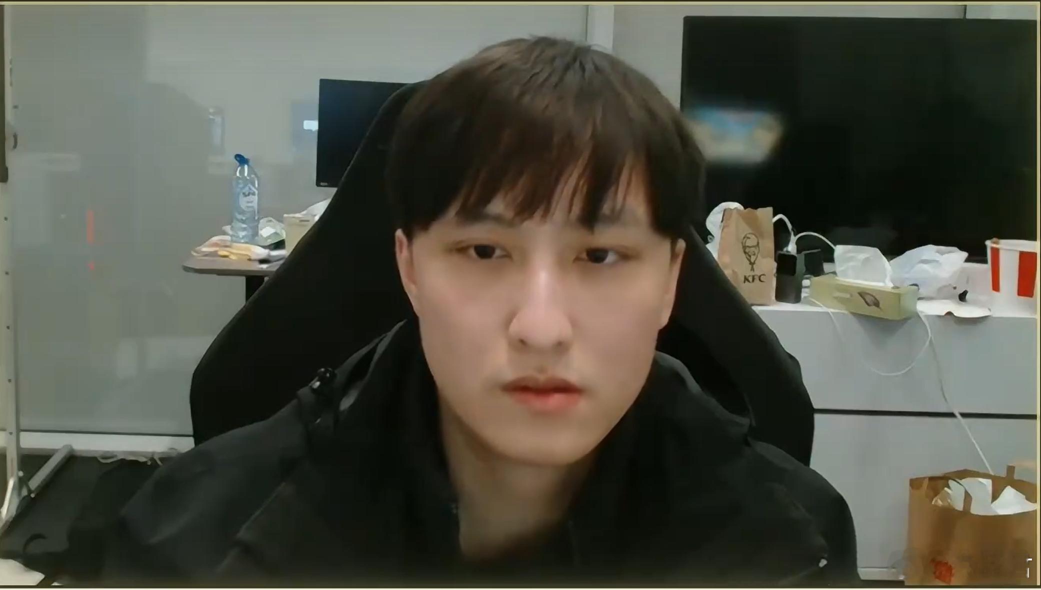 XinQ说Ame嘴很硬，但是他会说你们可以说我的问题啊，我只是嘴硬，又不是不改，