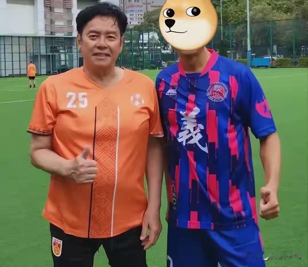 感觉谭咏麟是大明星中最不注重身材管理的了，你看像刘德华、郭富城、张学友、周润发这