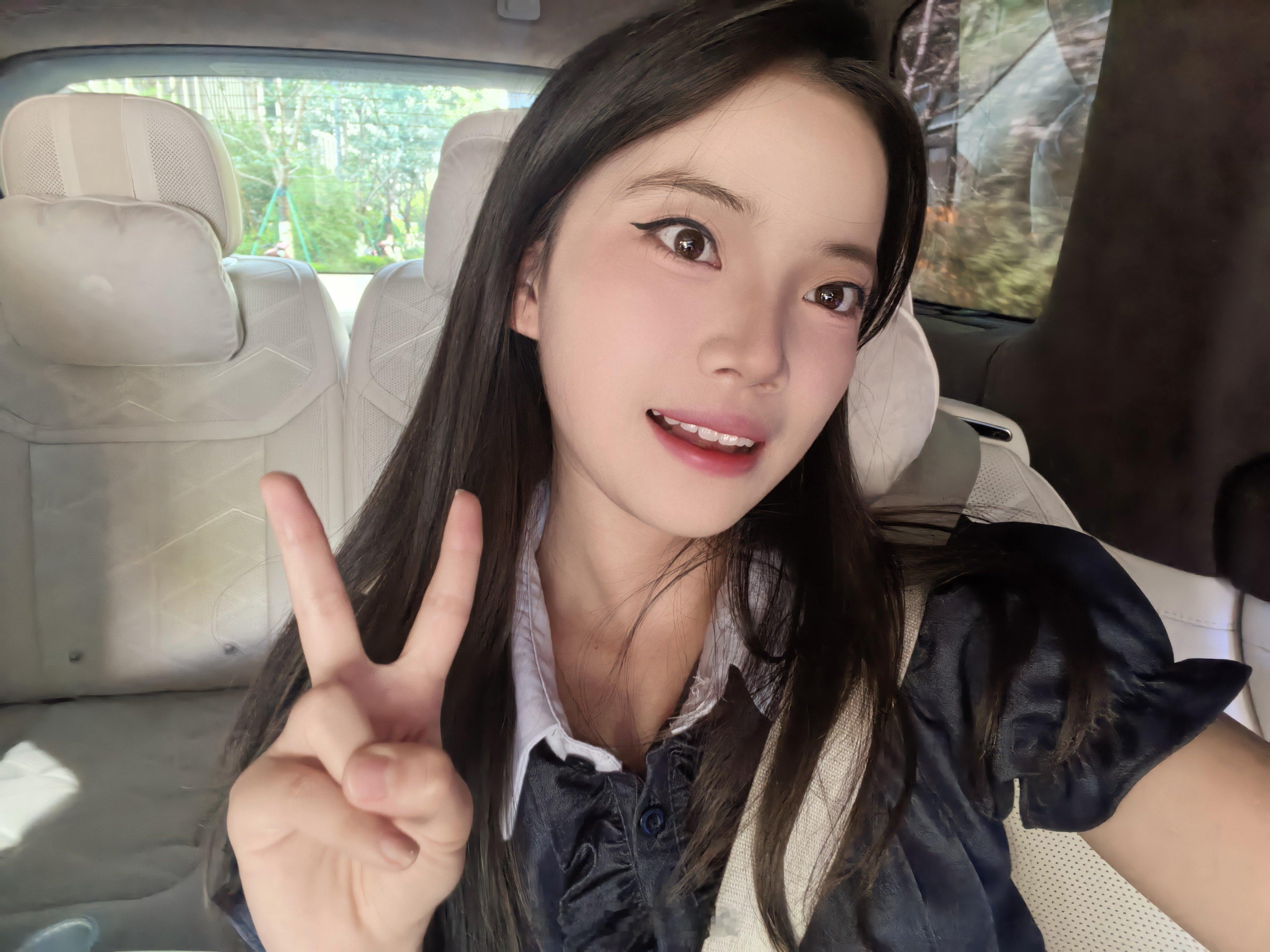 出门拍摄了，蔚来es9后排老板位好舒服，把我完全包裹着​​​