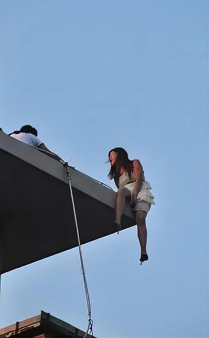 云南玉溪icon，一男子和有家庭的女子发展成情人关系，还常去女方出租屋同居，男子