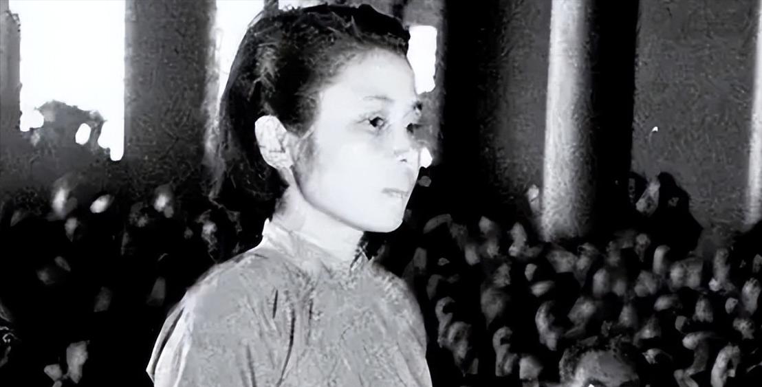 1951年，一个军统女特务被抓，审她的时候，她不求饶，也不喊冤，就反复说一句话：