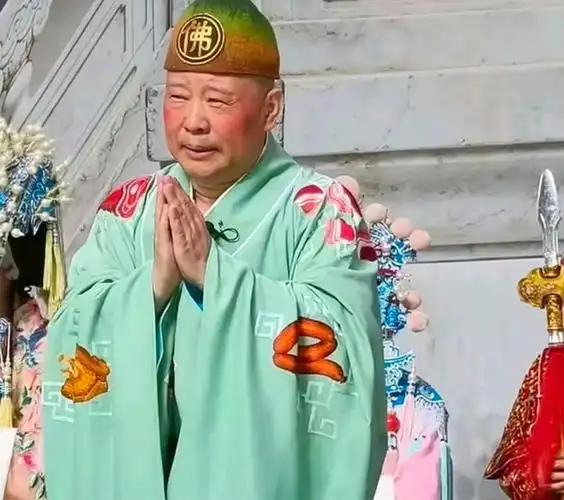 郭德纲在武汉商演现场即兴改编红色经典歌曲，武汉市文旅局已于8月11日正式立案调查
