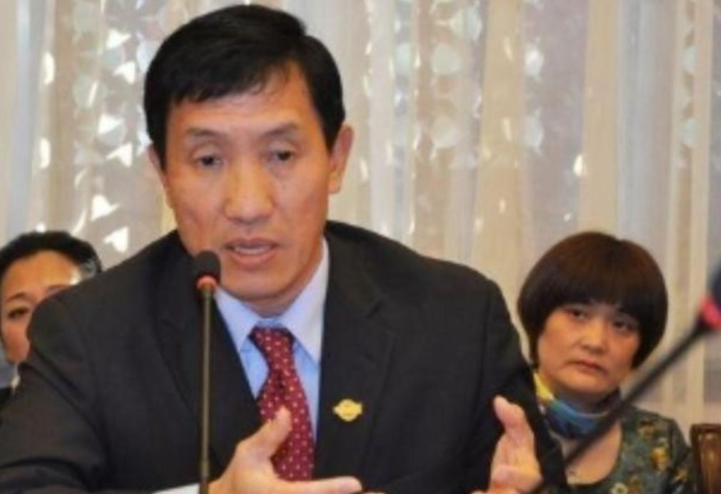 “中国拿什么挑战美国？人均收入只有人家的8%！”就是这位中国经济领域专家-黄亚生