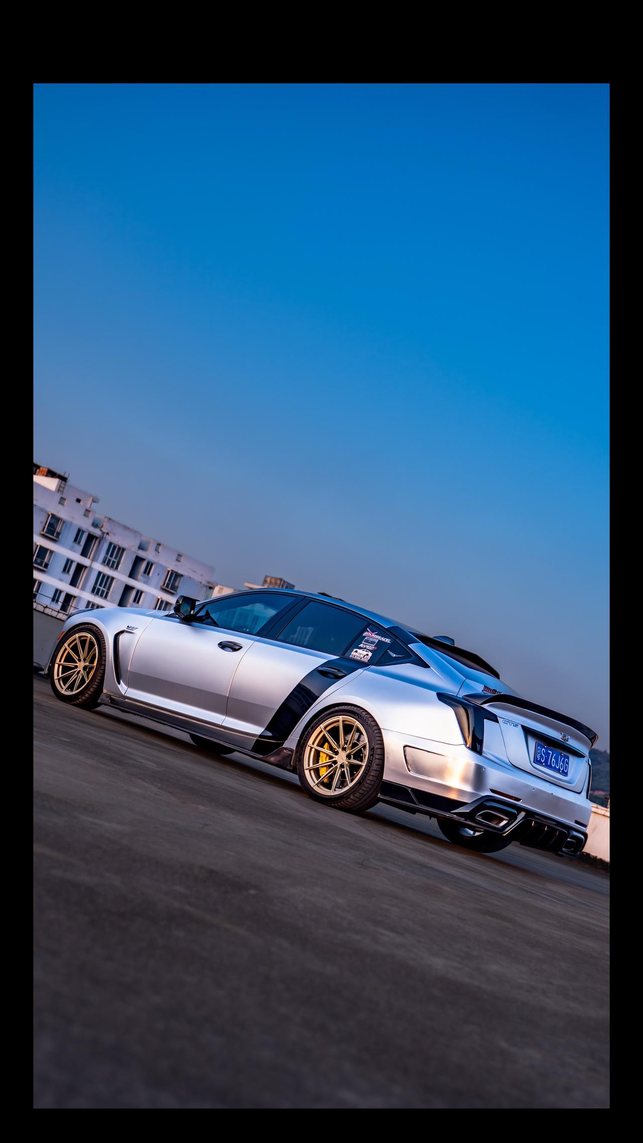 人生的方向盘要自己掌握才有意义凯迪拉克