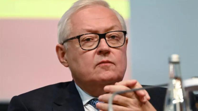 俄副外长向日本发出警告，若敢如此俄方必反制，中方表态：中俄立场一致据俄卫星网