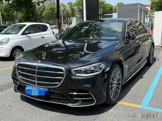 谁不想开豪车呢，像大奔这类豪车，开出去多有排面。但对于咱们普通人而言，想想就罢