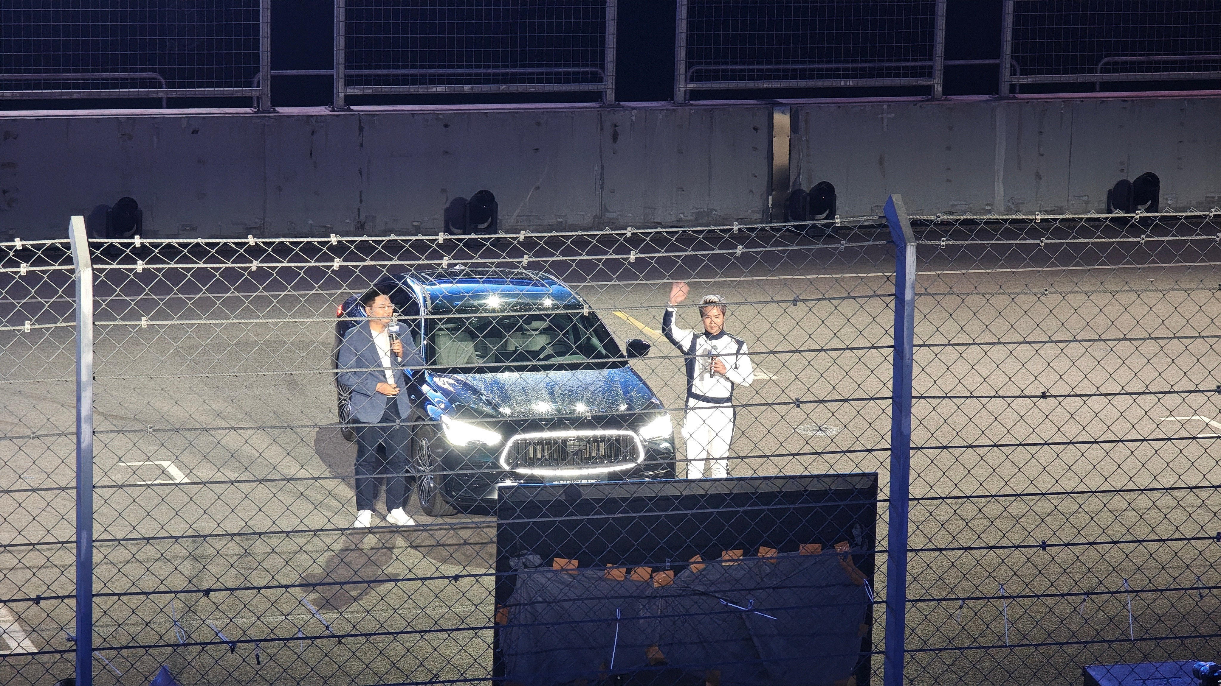 星耀7预售发布会不光是在成都天府赛车场，还请来了小马哥，这次是真主打性能啊。