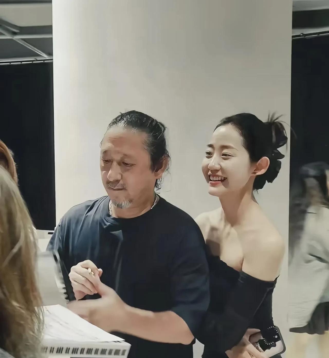 三宝其实还是很吃万千惠这一套的，要不他也不可能配合她来上节目，还把刘欢也找来。