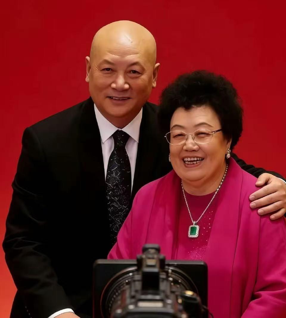 陈丽华走了，她的老公迟重瑞才78岁。两人是京剧活动认识的，女追男，并得到3孩子