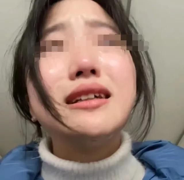 父亲病故，母亲耐不住寂寞改嫁，湖南14岁女孩被扔给爷爷奶奶抚养，原本懂事的她性格