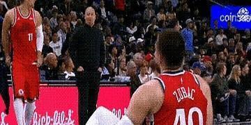 快船最近4场全赢，但泰伦卢最担心的时刻来了。不是乔治手感，不是哈登体能——是禁