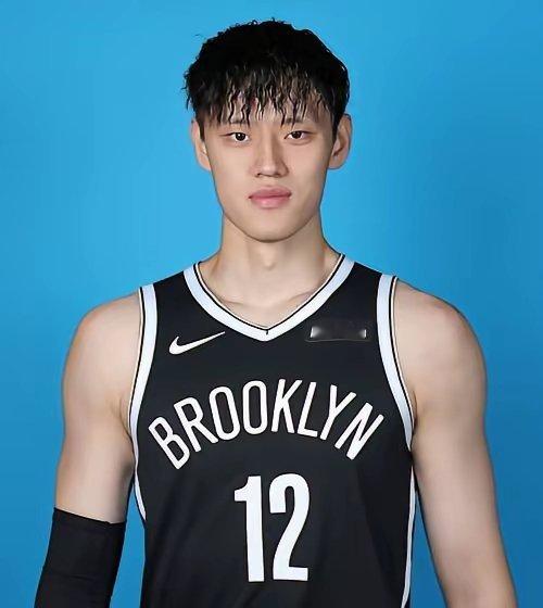 中国男篮虽然两战都惨败给韩国队，可我们的队员还是很优秀的！像曾凡博与北京首钢的签