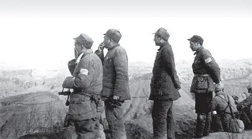 1947年主席被围陕北，彭德怀翻遍将领名单，最后选了个十年没打仗的人。19