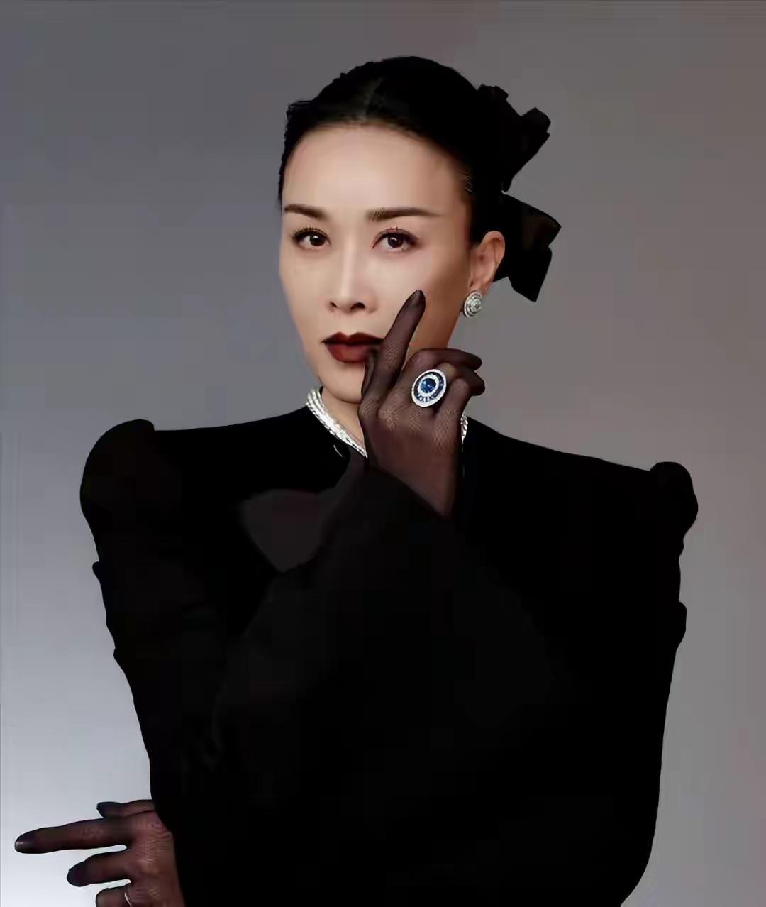 出轨风波真相大白仅2个月，那英近况曝出，马伊琍一个字都没说错那英这辈子好像