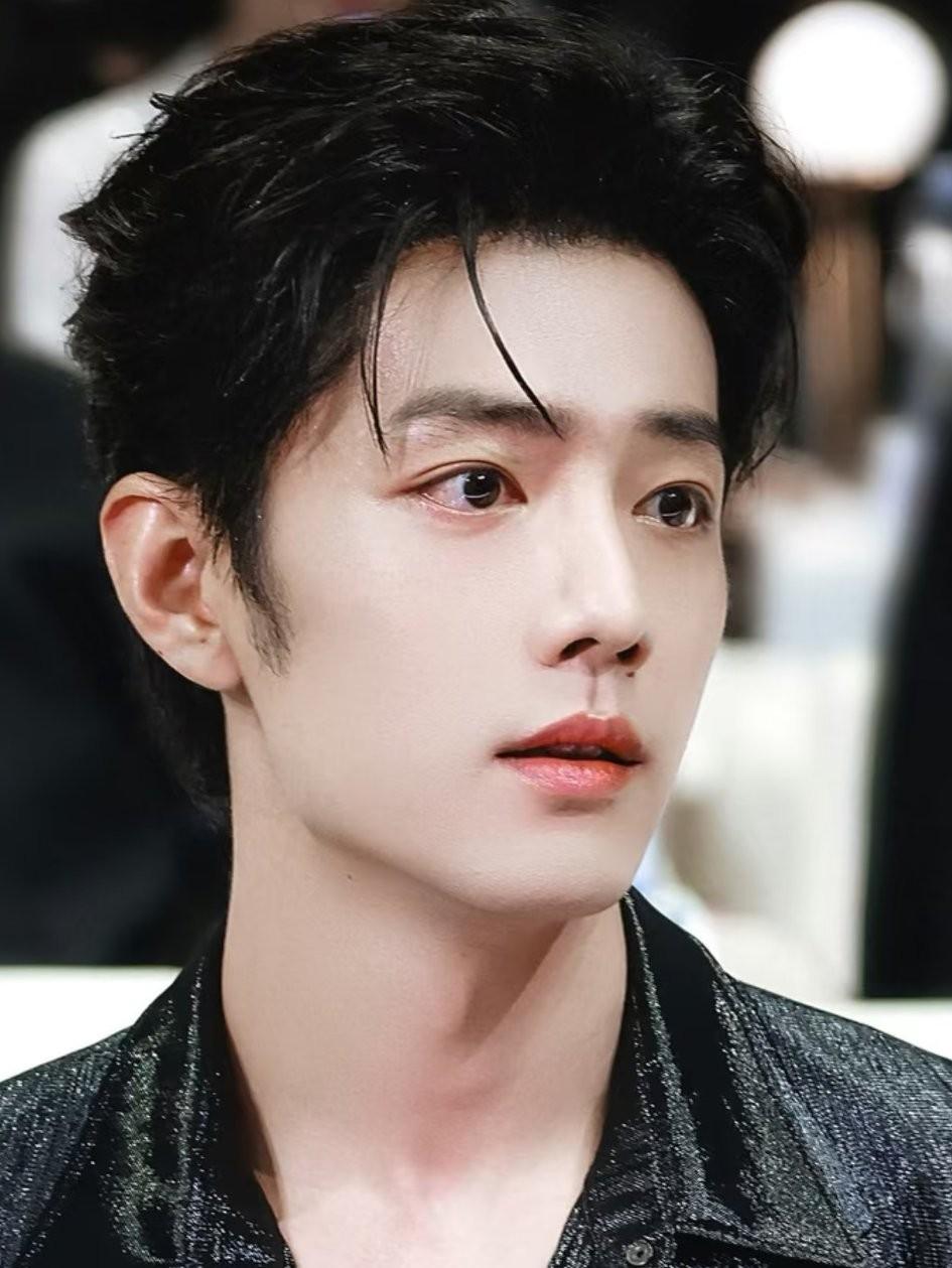 肖战的电影电视剧，说实话没有特别出彩的，但是现在的内娱，肖战的数据确实漂亮，藏海