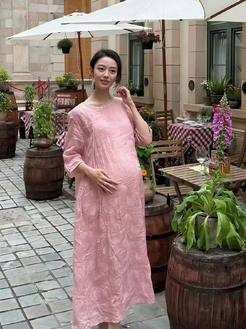 明星和普通人区别真大，人家就算怀孕了，依旧美若天仙。