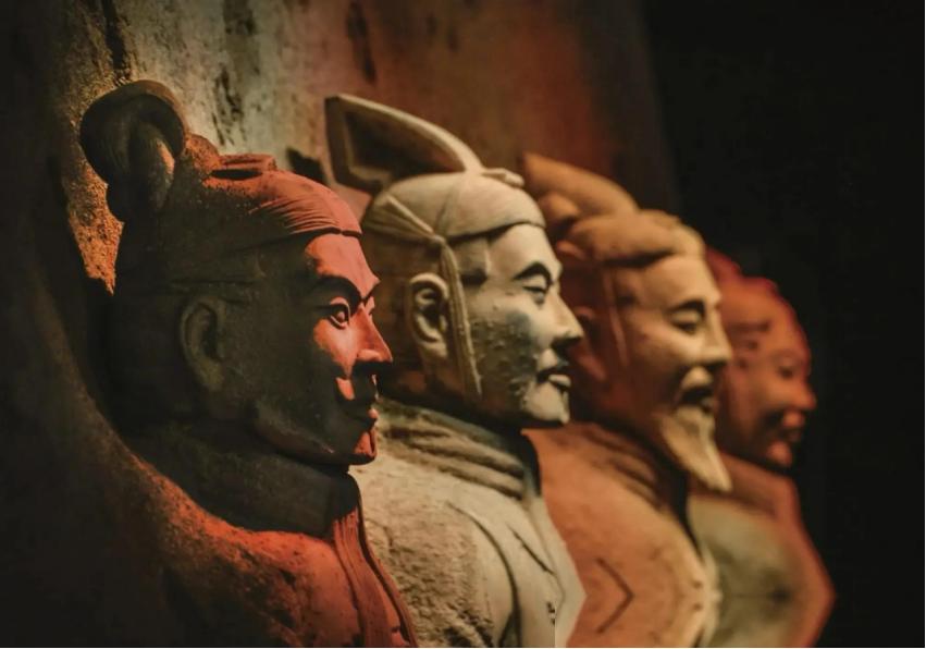 口气未免太大。蒙古国网友曾说：如果中国不开放领空便于美蒙两国的稀土运输，我们就请