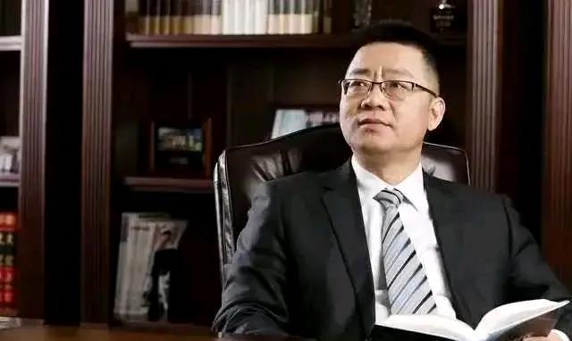 52岁的西子电梯总裁刘文超跳楼了，这事儿在杭州商圈炸开了锅。三天前他还在公司