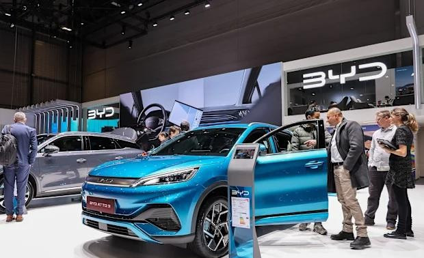 澳洲电动车卖疯了，油车销量崩得比预想快，政策却还在原地打转。