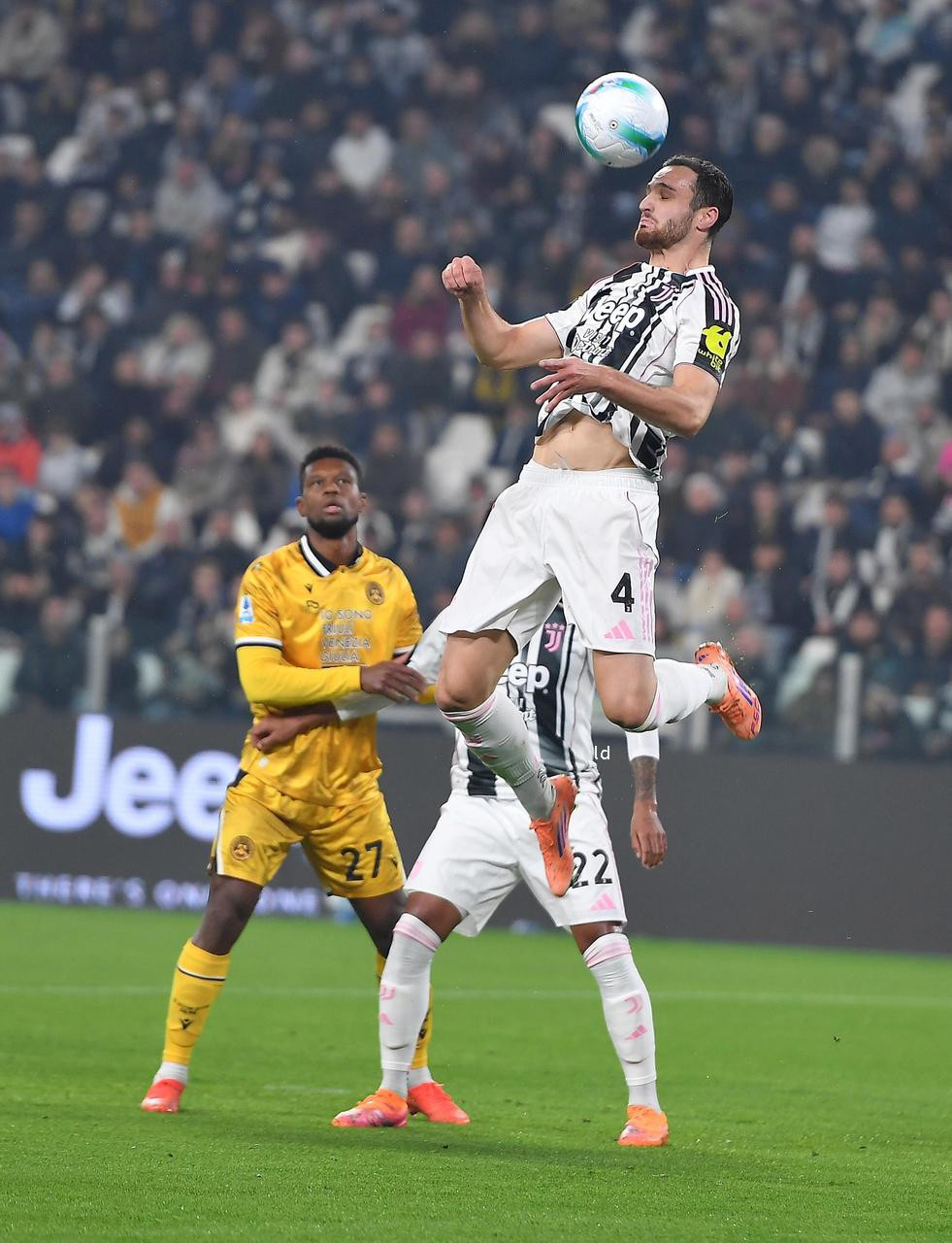 加蒂真英雄!本轮意甲,尤文3-1力克乌迪内斯,后卫加蒂在下半场第66分钟头球