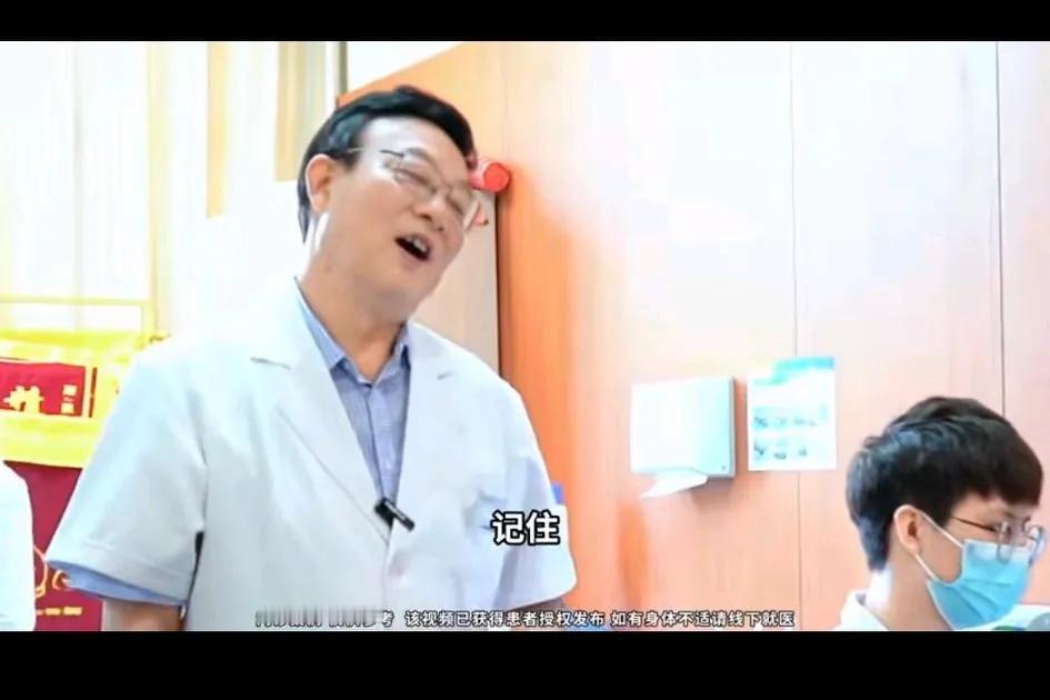 那些喜欢养痔疮的网友如今长了几颗了，医生说痔核脱出无法回去那就要手术了，没必要养