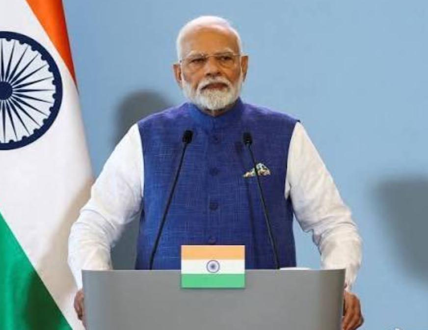 印度也用人民币，购买石油了。因为霍尔木兹海峡被封锁，海湾国家的石油运不出来，