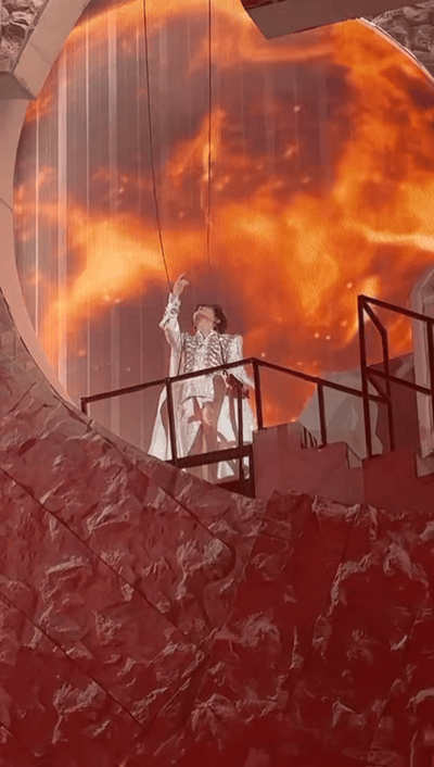 陈楚生内娱最不能错过的开场陈楚生会惩罚每一个迟到的人内娱开场天花板非陈楚生莫属