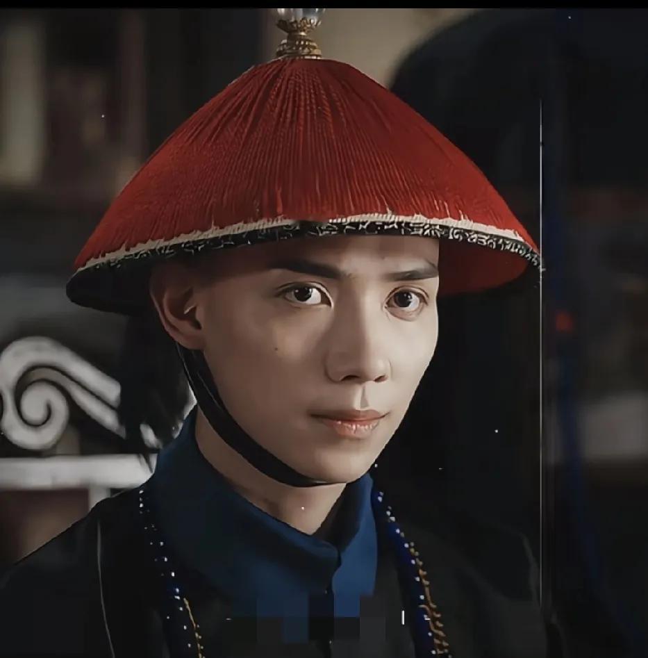 我实在好奇，不明白设计帽子的设计师怎么想的，既然北方很冷，留着头发会更保暖啊。