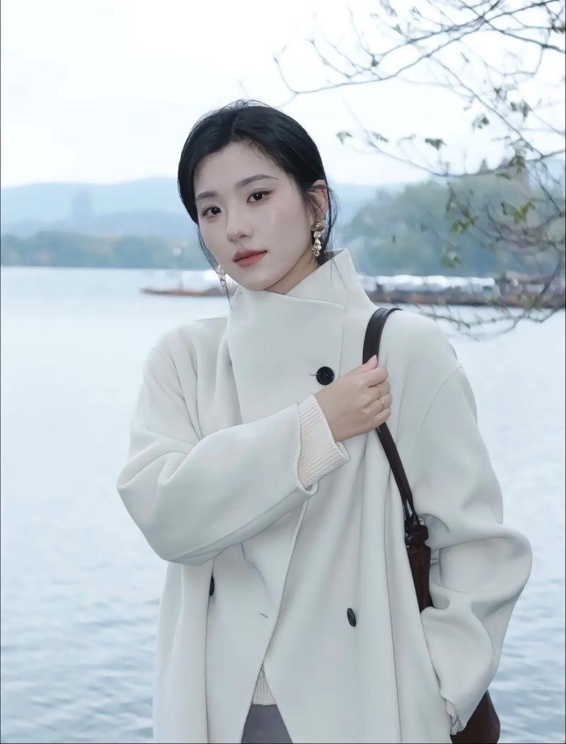 让人醍醐灌顶的10句话：1、不要用身体留住一个男人。2、彼此利益捆绑，远比