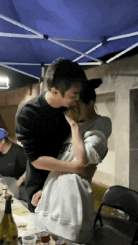 今天知道为啥男明星不结婚了吧？单身的好处就是：可以和很多人谈恋爱，可以有更