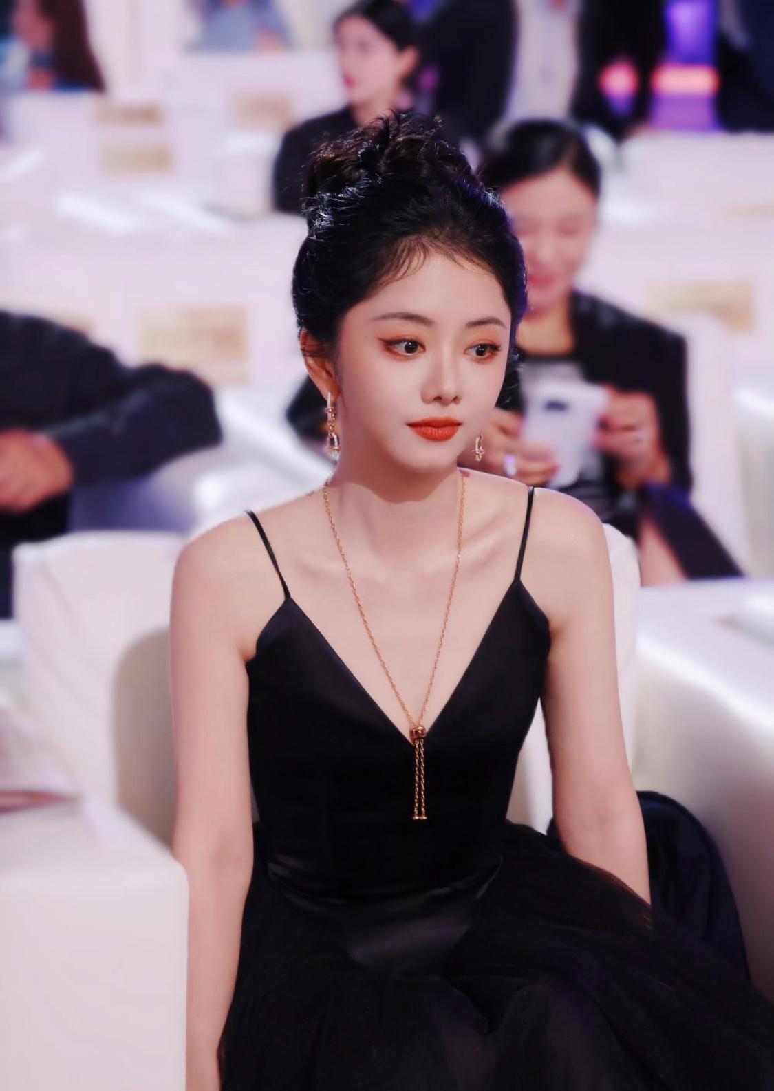 闺蜜是健身教练，​她和我说了个真相，​像谭松韵这种35岁突然瘦下来，主要原因