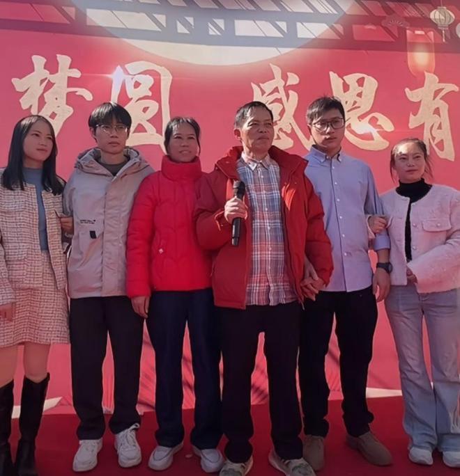 这场迟到30年的团圆真的太让人感动了！11月29日上午，梁志辉在江西于都县的老家