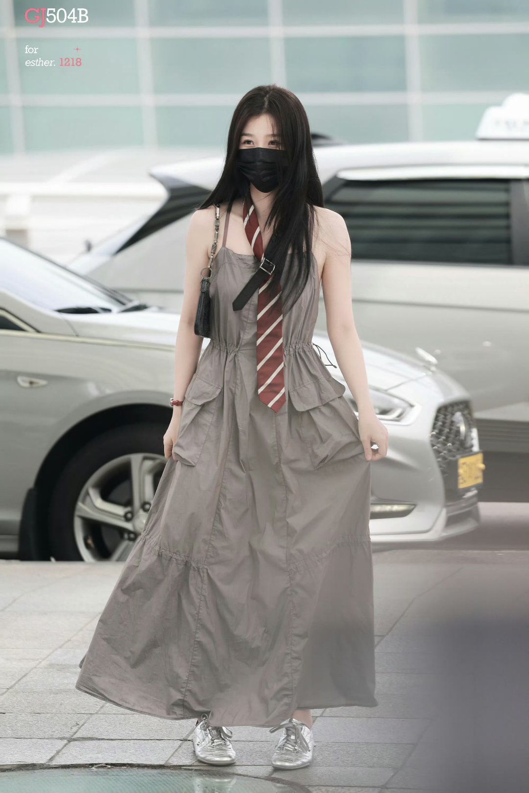 虞书欣舒心补妆虞书欣和粉丝互动舒心补妆穿搭非常美妙啊，和粉丝饭撒又可爱