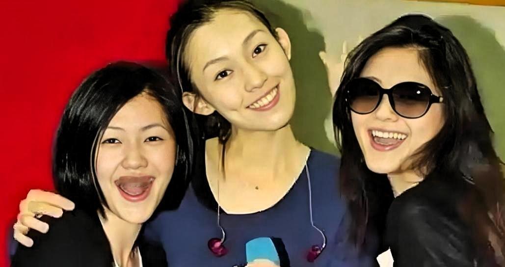 明星骨灰项链风波:喧嚣与沉默后的伦理底线湾湾家亲属说了,逝者骨灰做成项链,大家