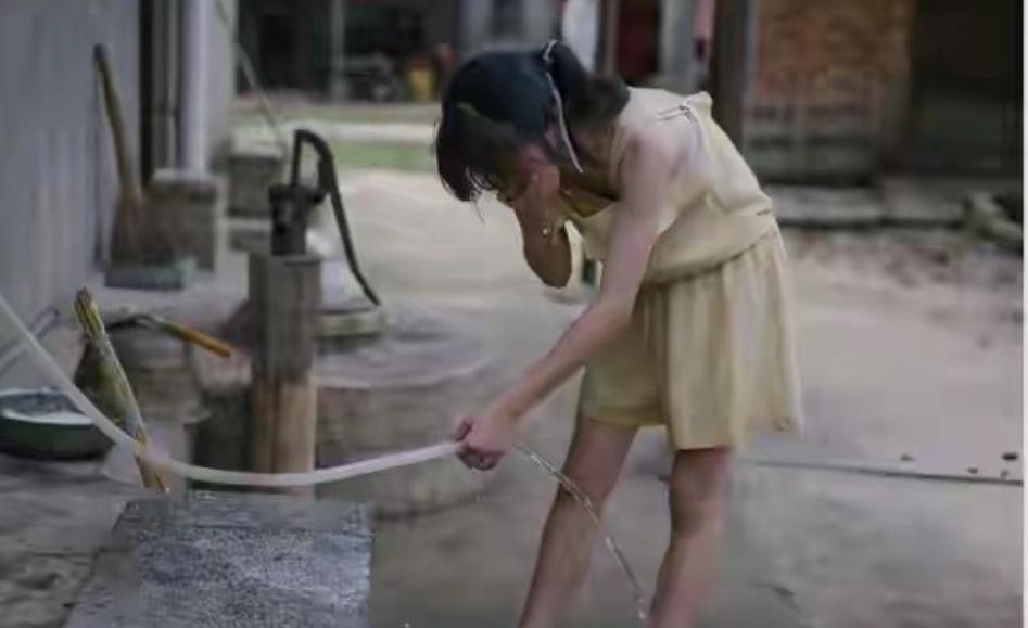 广东27岁小伙照料瘫痪嫂子3年，因天天给嫂子洗澡，弄丢了姻缘这件事发生在广东